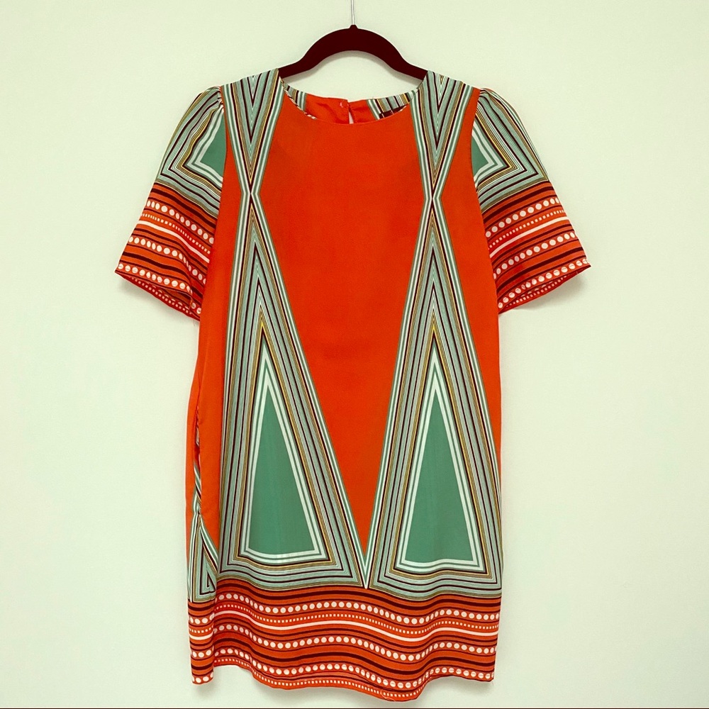 Graphical Dress - Picture 3 of 5